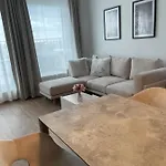 Make Yourself At 布拉迪斯拉发